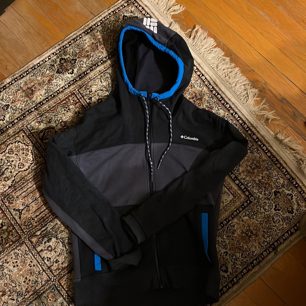 Women’s Columbia hoodie sweatshirt